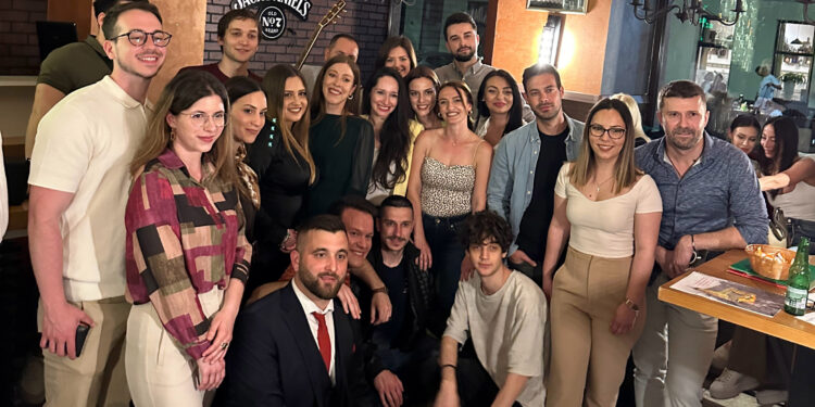 Emocije uz poeziju