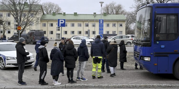 Pucnjava u školi u Finskoj: Teško ranjena deca (FOTO)