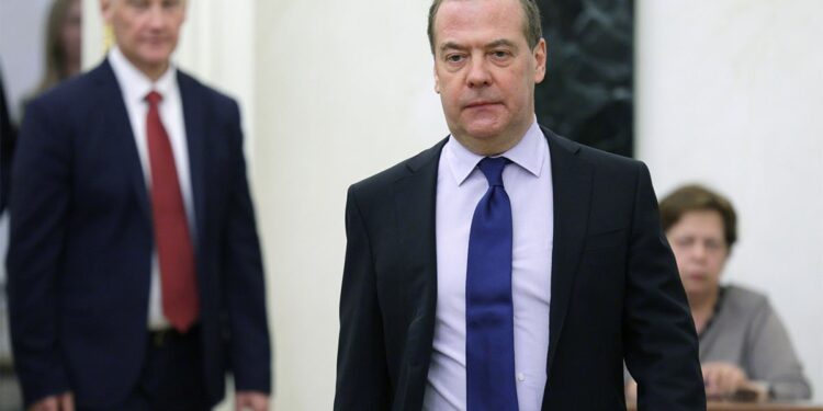 Medvedev: Zelenski uzurpirao vlast
