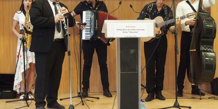 Pola veka uz muziku i mlade