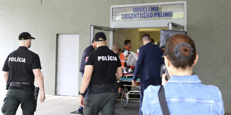 Atentat na Fica: Ministar policije traži sazivanje Saveta bezbednosti Slovačke
