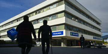 Fico u stabilnom, ali i dalje teškom stanju