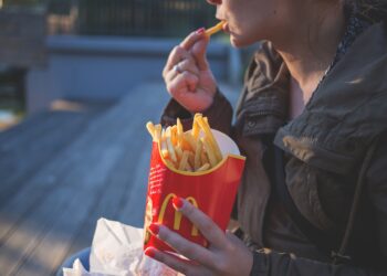 Mekdonalds menja poslovnu politiku, počeće da prodaje veće hamburgere