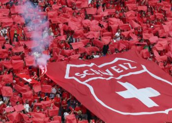 UEFA novčano kaznila FS Švajcarske zbog isticanja zastave terorističke OVK na EP