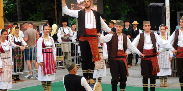 I srca su zaigrala