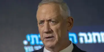 Šef izraelskog Ratnog kabineta Beni Ganc podneo ostavku