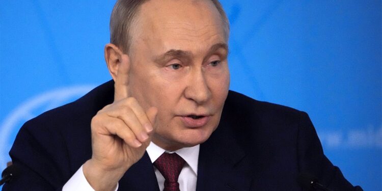 Putin: Propali svi pokušaji Zapada da obuzda Rusiju