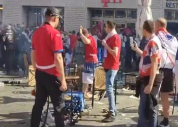 Haos u Minhenu: Sukob srpskih navijača i policije (VIDEO)