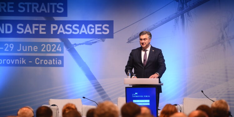 Plenković: Cilj rezolucije o Jasenovcu je narušavanje odnosa Hrvatske i Crne Gore