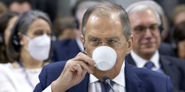 Lavrov o izborima u Francuskoj: Drugi krug je i izmišljen za manipulacije