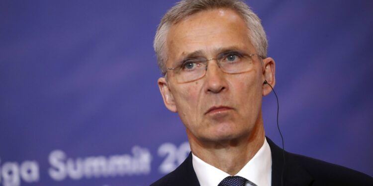 Stoltenberg: Ako Putin pobedi u Ukrajini, to će ohrabriti i Sija