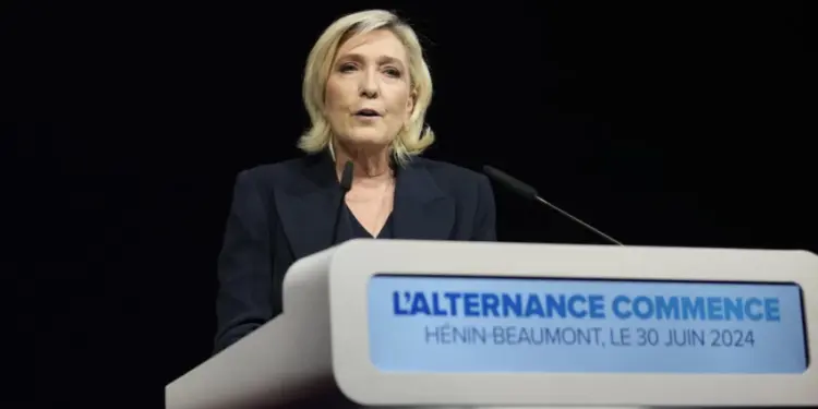 Nacionalno okupljanje Marin Le Pen pristupa Orbanovom savezu
