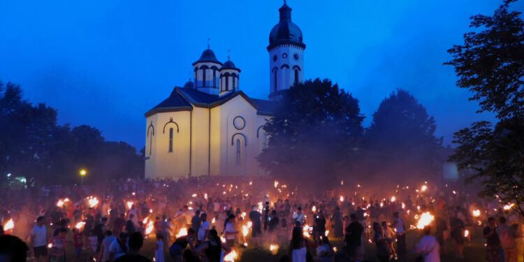Zasijale stotine lila