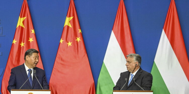 Orban sa Sijem: Mađarska veoma ceni mirovnu inicijativu Kine u vezi sa sukobom u Ukrajini