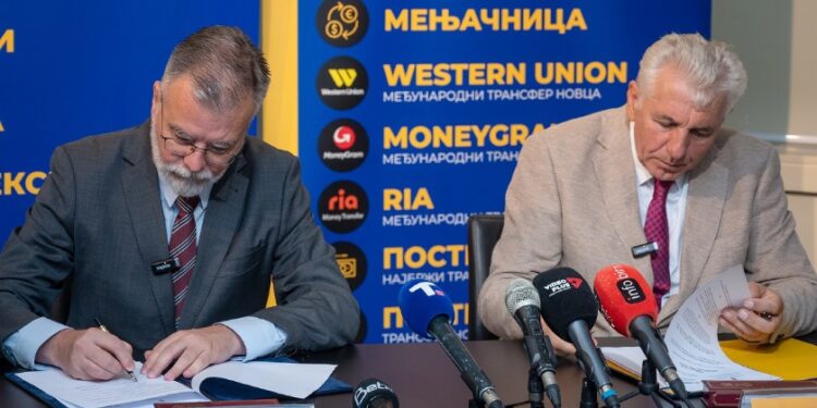 Ministarstvo uručilo vredne primerke međunarodne filatelije PTT muzeju