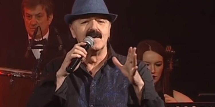 “Makar sam mlađa od nje!” Pevačica odlepila za razvedenim Harisom!