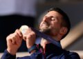 Đoković peva “Bože pravde” sa zlatnom medaljom oko vrata (VIDEO)