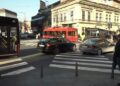 Horor u centru Beograda: Trola pala devojčici (12) na glavu