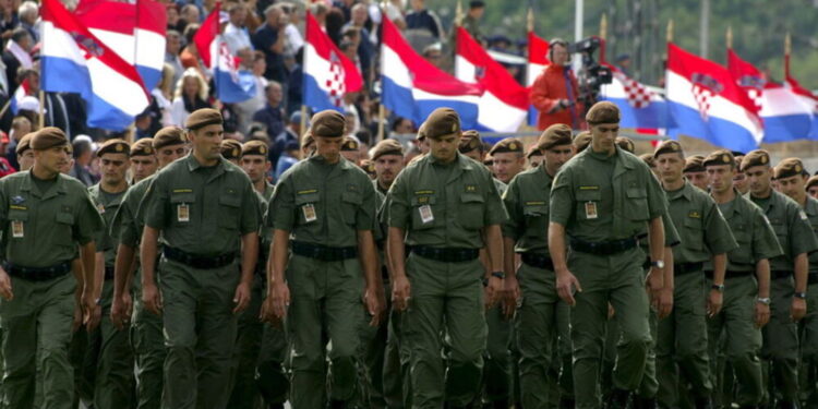 Obavezni vojni rok: Zašto se Hrvatska militarizuje?