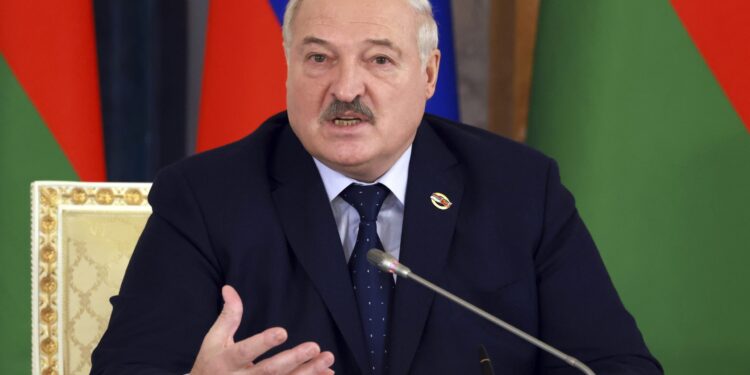Lukašenko: Ne osuđujem hapšenje Durova jer ako je neko kriv mora da odgovara