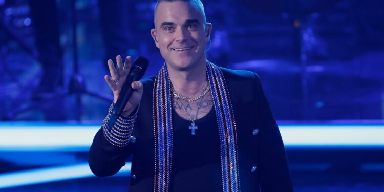 Pevač uradio nove zube, za stare kaže da ih je zlostavljao: Otvarao sam boce, trljao sam narkotike na njih!
