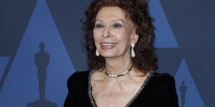 Sofija Loren slavi 90. rođendan: „Kad se pogledam u ogledalo, navijam za sebe“