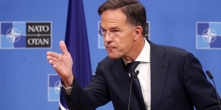 Rute u Visbadenu: NATO će nastaviti da podržava Kijev