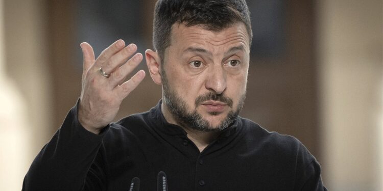 Zelenski: Front mora biti ojačan, NATO razume potrebe Ukrajine