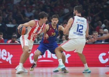 Zvezda upisala prvi poraz, Barselona iščupala pobedu u Areni