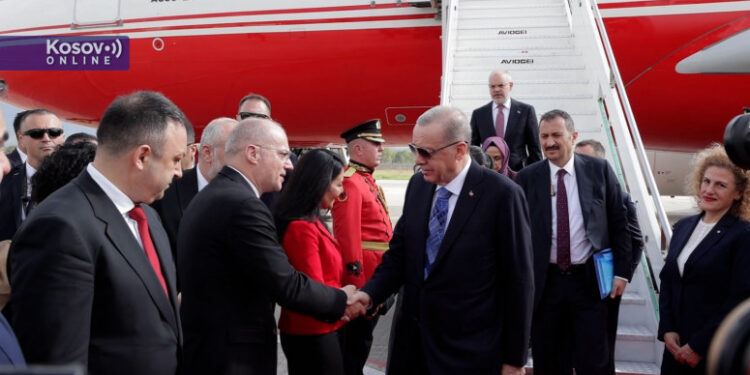 Erdogan u Albaniji, prisustvuje otvaranju najveće džamije na Balkanu