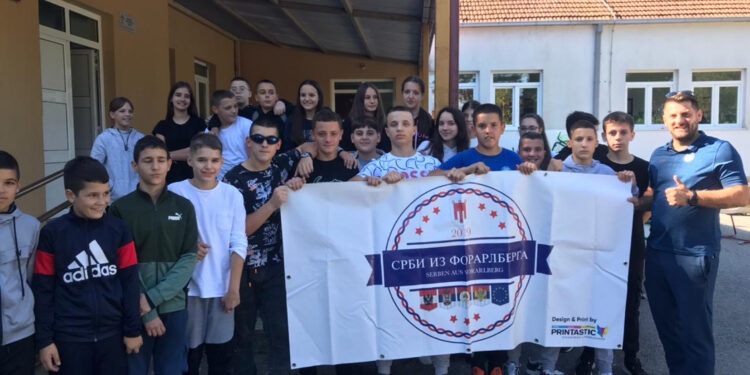 Obradovali đake u Zeti