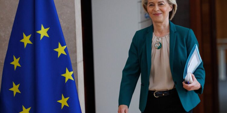 Ursula fon der Lajen iznenadila prisutne na brifingu i poručila Mameru: Važan si mi kao kafa