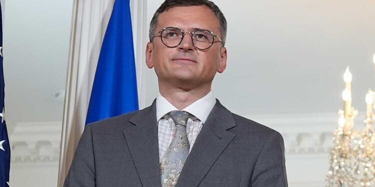 Kuleba: Pozivom Šolca Putinu, predsednik Rusije izašao iz evropske izolacije