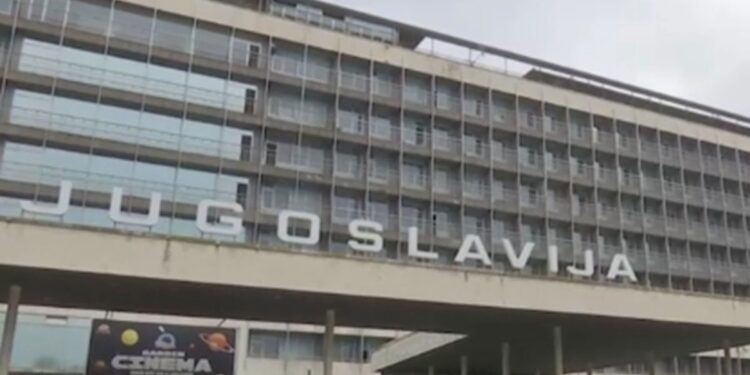 Počelo rušenje hotela “Jugoslavija” (VIDEO)