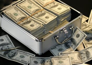 Rusija i Iran više ne koriste dolar u međusobnoj trgovini