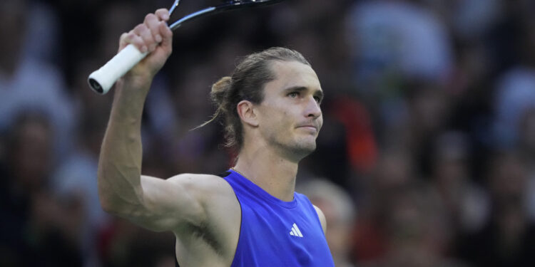 Zverev u polufinalu mastersa u Parizu posle pobede protiv Cicipasa