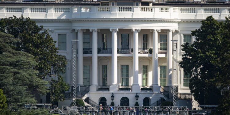 Evo kolika je godišnja plata predsednika Amerike, a šta mu sleduje kad ode u penziju