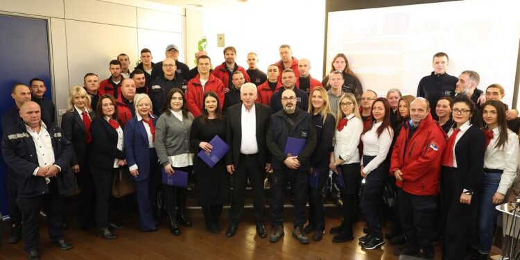 Pošta Srbije uručila 72 ugovora na neodređeno vreme – Korak ka stabilnosti i unapređenju radnih uslova