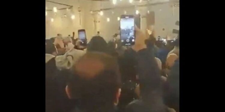 Pobunjenici ušli u Asadovu palatu, stižu snimci (VIDEO)