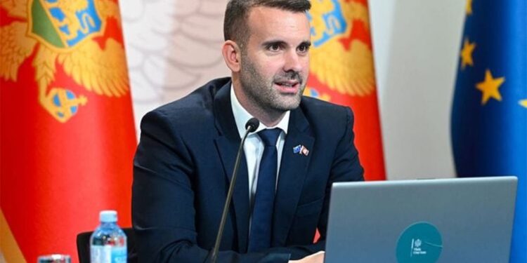 Crnogorski premijer se izvinio građanima