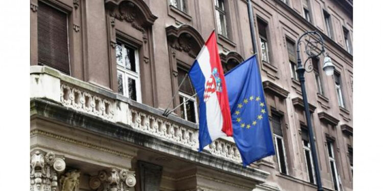 Istraživanje: Hrvati zadovoljni životom, ali ih brinu inflacija i penzije