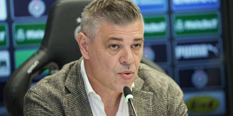 Savo Milošević iznenada napustio Partizan!
