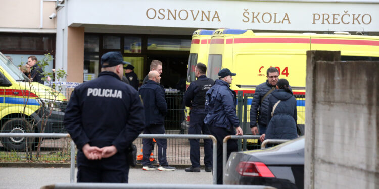 Zagreb: Ubijeno sedmogodišnje dete u osnovnoj školi, troje na operaciji