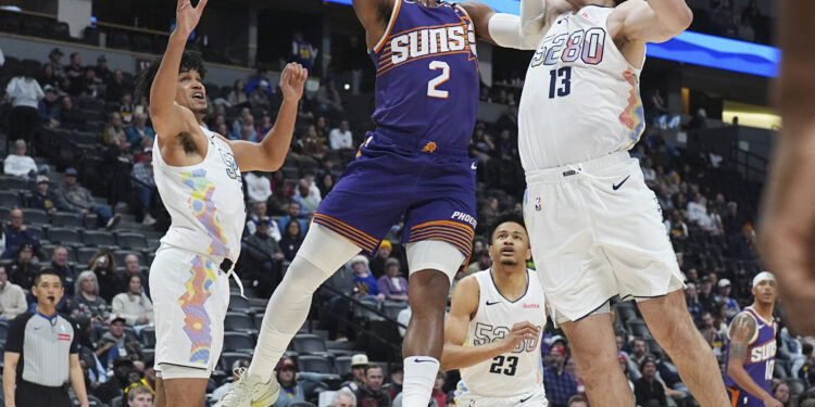Denver nagetsi pobedili Finiks sanse, Jokić najefikasniji na meču