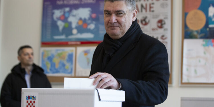 Milanović glasao u Zagrebu, pozvao građane da ga podrže