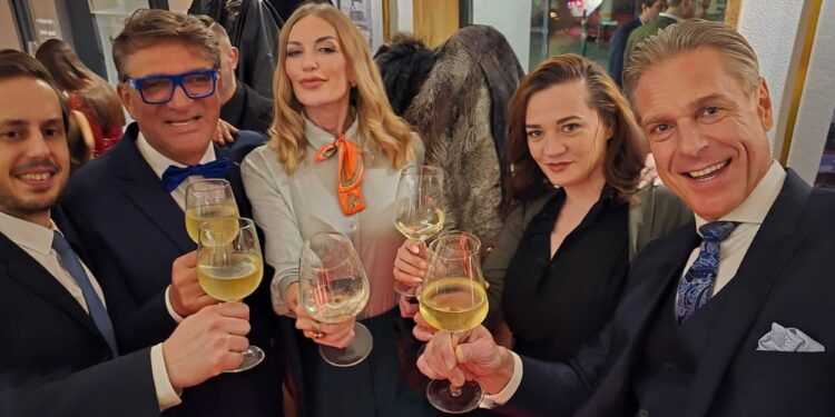 Kalabić crvenim tepihom dočekao poslovne partnere i prijatelje