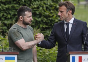 Zelenski i Makron o bezbednosnoj saradnji i daljoj podršci Ukrajini