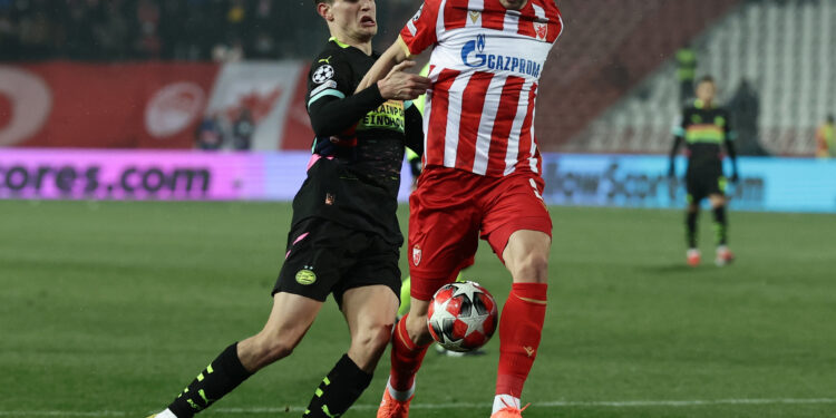 Fudbaleri Crvene zvezde poraženi od PSV-a, od 0:3 umalo do remija