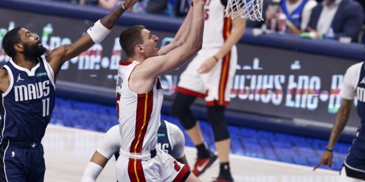 Nikola Jović upisao sedam poena u pobedi Majamija, četiri poena Tristana Vukčevića (VIDEO)