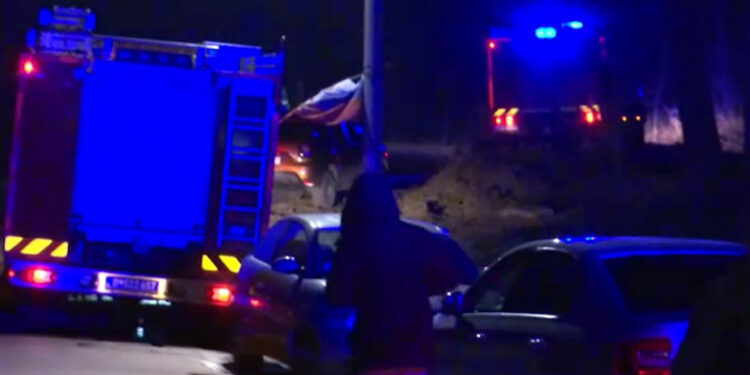 Iz kanala za toplovod u Lazarevcu izvučene tri osobe, u toku akcija spasavanja još jedne